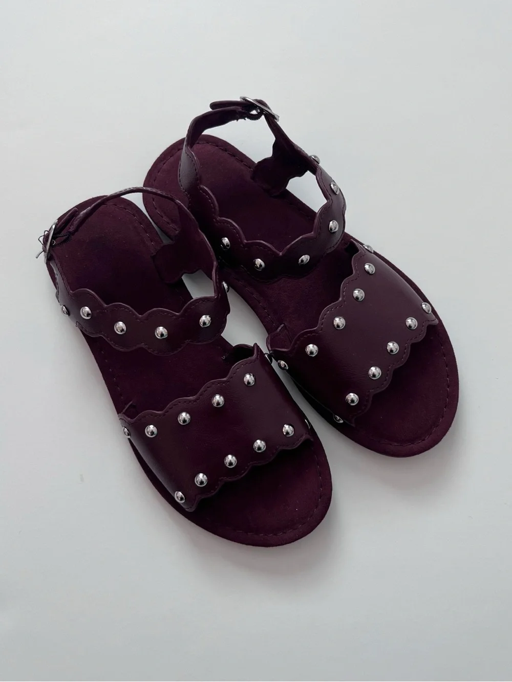 Zara Girls Studded Scallop Strap Sandals — Plum/Maroon size 34 (2.5 US)